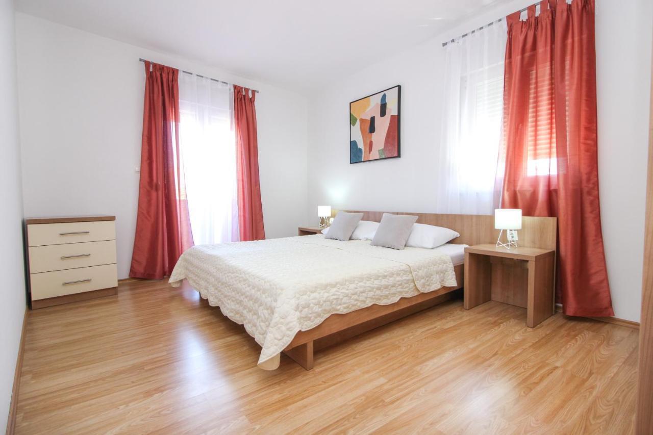 Apartament Lotta *
